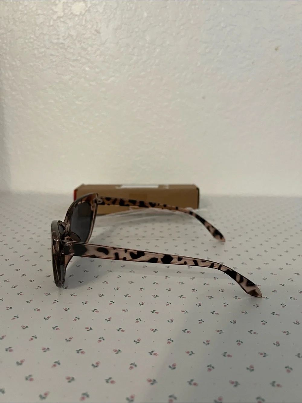 Cat Eye Sunglasses in Pink Tortoise Shell — Retro Glam
